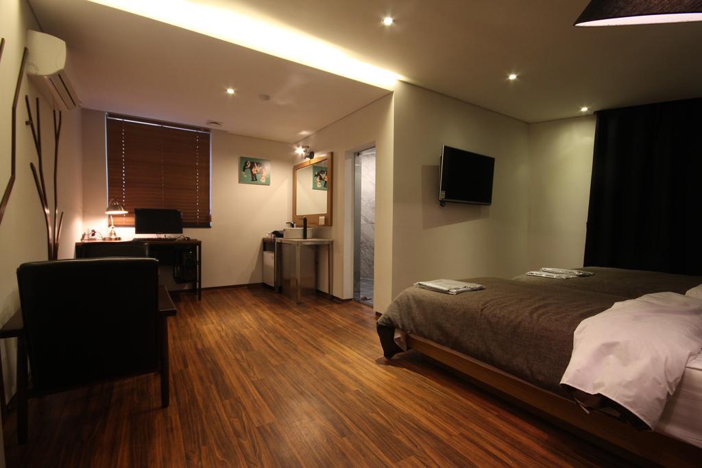 Hotel The Lua Пусан Номер фото